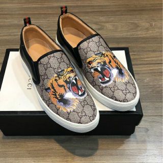 Giày lười da thêu hổ vàng nam