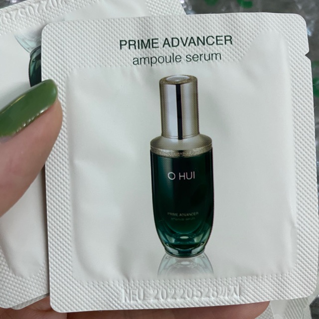 Ohui Prime Advancer Ampoule serum sample