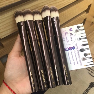 Cọ che khuyết điểm lớn Hourglass số 8