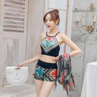Bộ bikini áo yếm kèm khăn
