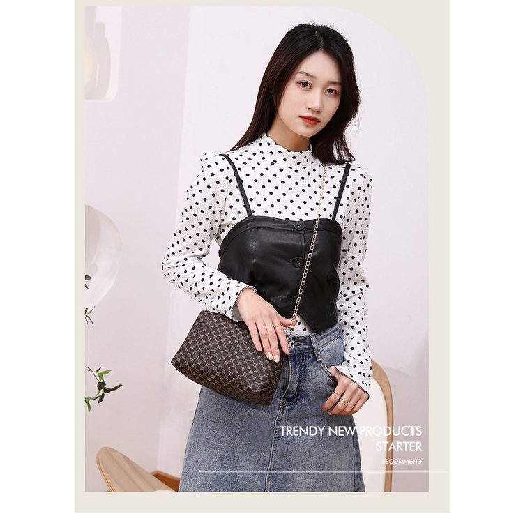 Túi Xách Đeo Vai Hình Gối Phối Dây Xích Thời Trang Dành Cho Nữ