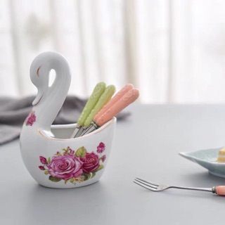 Giỏ sứ thiên nga cắm thìa dĩa