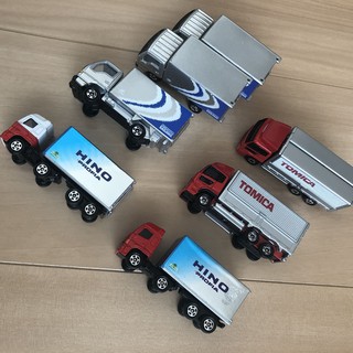 mô hình tomica Sagawa Hino xe tải nổi tiếng
