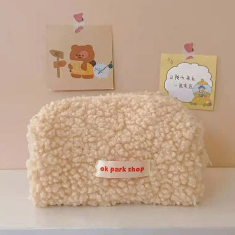 [Hàng mới về] Túi Đựng Mỹ Phẩm Chất Liệu Lông Cừu Dễ Thương Xinh Xắn