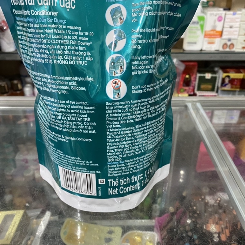 Nước xả vải Downy Expert phơi trong nhà túi 1.4lít