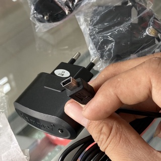 Sạc chân vuông, sạc loa đài liền dây - Qmobile v3