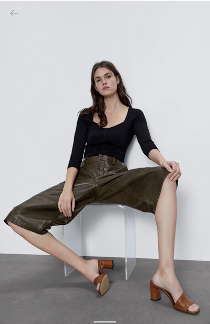 (Sẵn) Áo len croptop cổ vuông Zara auth canh sale