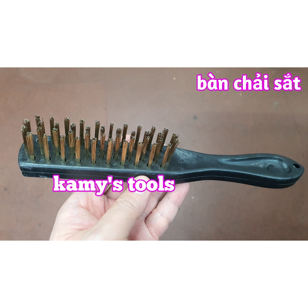 Bàn chải sắt cán nhựa cứng màu đen dài 240mm