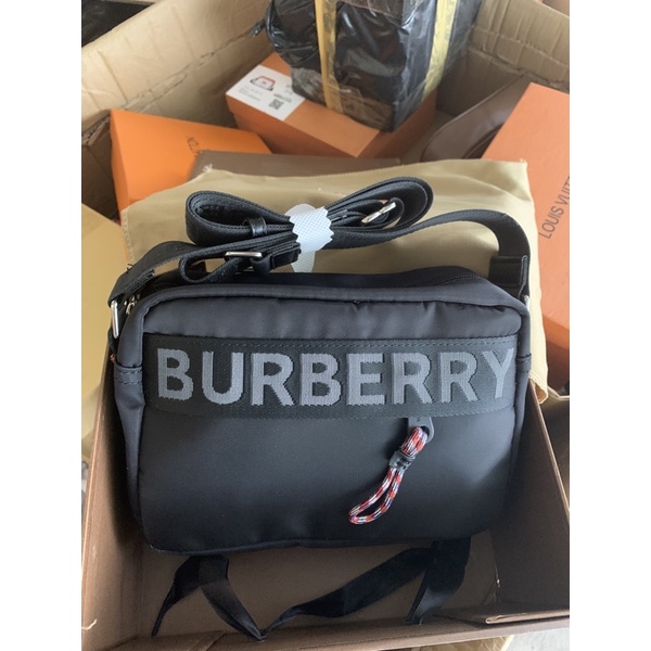 Túi đeo chép BUBERRY cao cấp