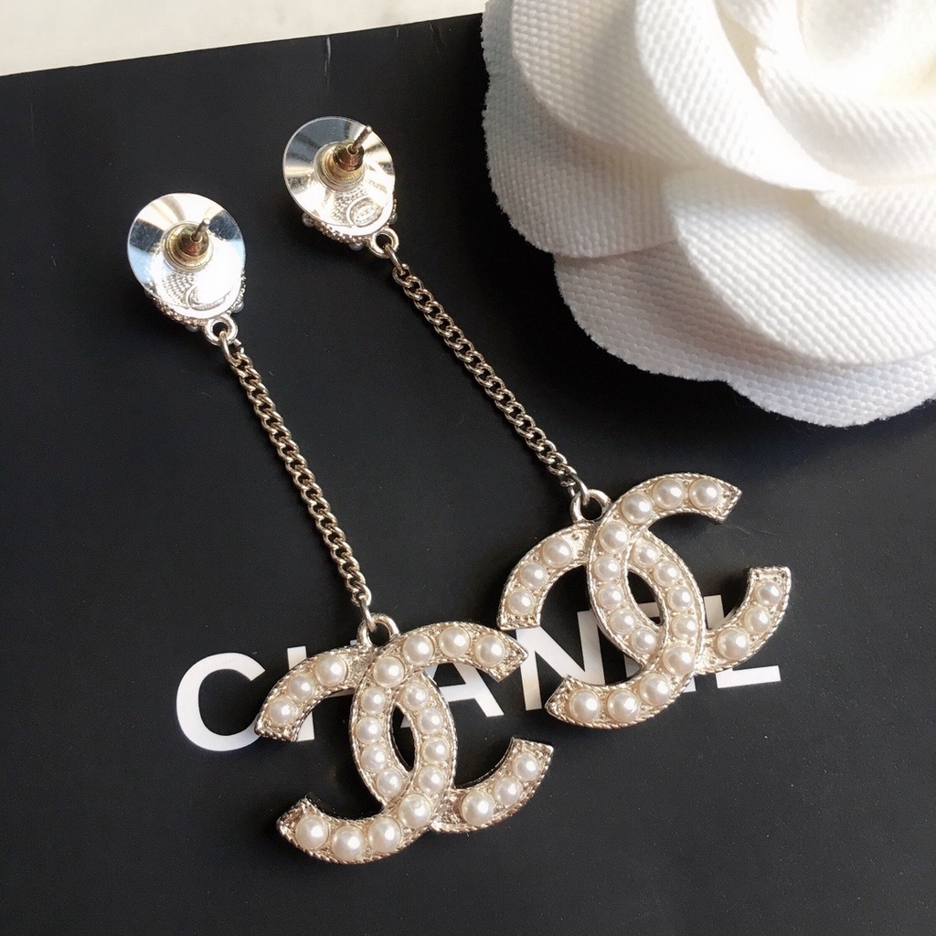Đôi hoa tai tua rua phối ngọc trai giả kiểu dáng Chanel thời trang hợp xu hướng quý phái thanh lịch tinh tế dành cho nữ