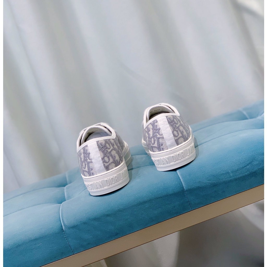 Không Hộp - Giày SNEAKERS Thêu Họa Tiết Màu Xám Cotton Mới