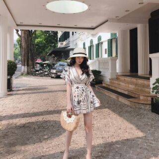 Váy tiểu thư xòe