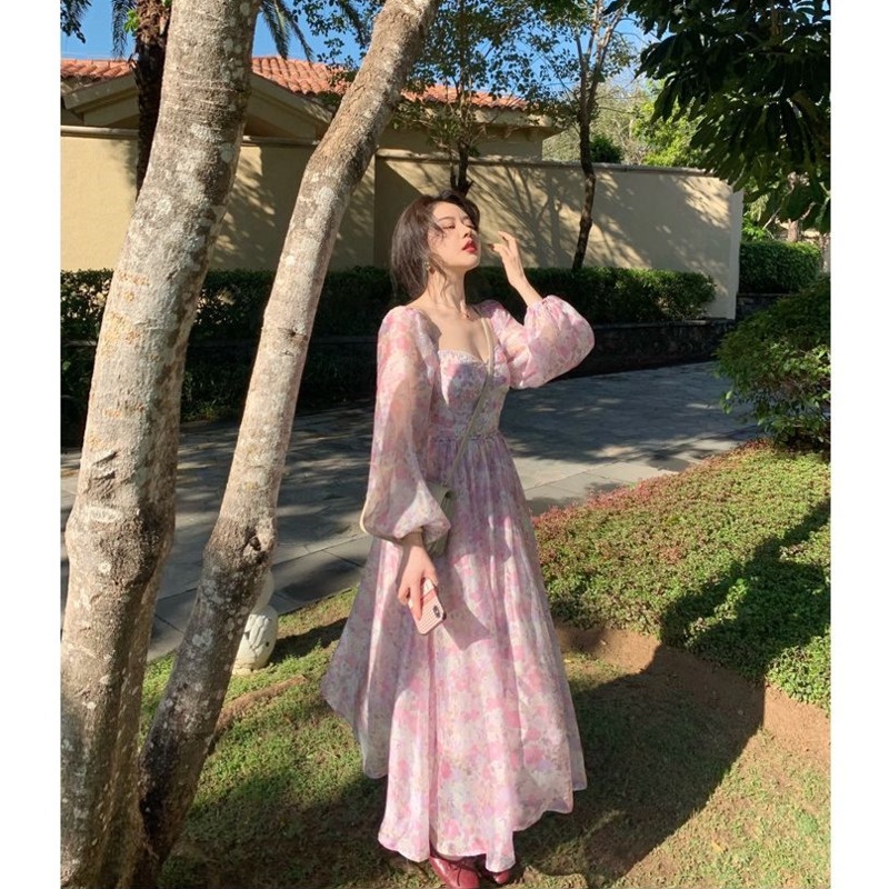 Đầm Dài Cổ Vuông Họa Tiết Hoa Phong Cách Retro