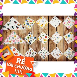 Yếm xô quàng cổ cài nút cho bé