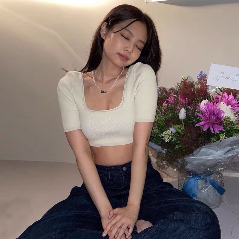 (Sẵn) Áo croptop cổ vuông tay lỡ Jennie (Blackpink) retro