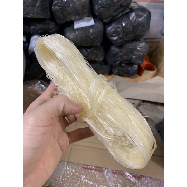 Miến Dong Đen loại NGON 10 nắm ( tầm 1kg)