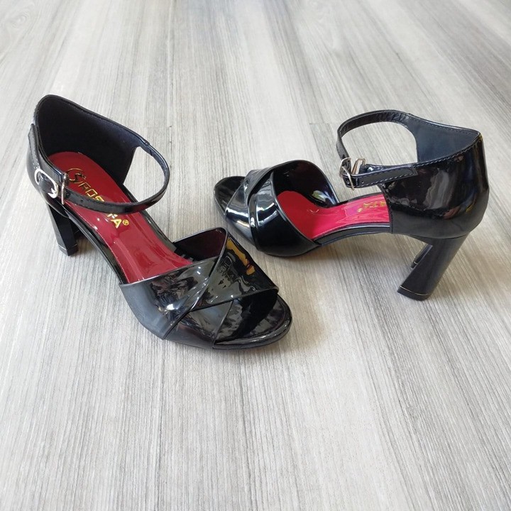 Giày sandal nữ cao gót 6cm hàng hiệu rosata hai màu đen kem ro246