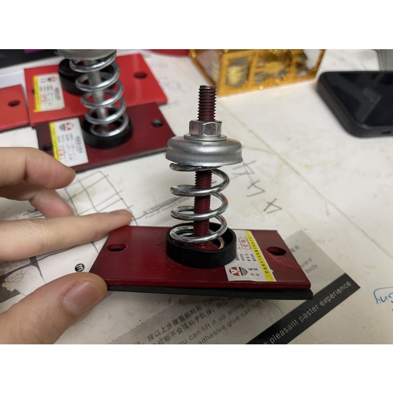 Lò xo giảm chấn quạt công nghiệp, điều hoà trung tâm, máy nén, bơm nước….