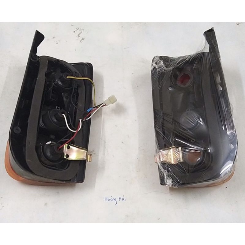 Đèn hậu Toyota Cá Mập  đời cũ