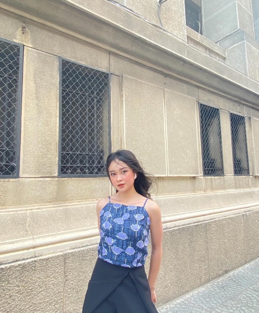 Ara top- áo croptop cổ yếm