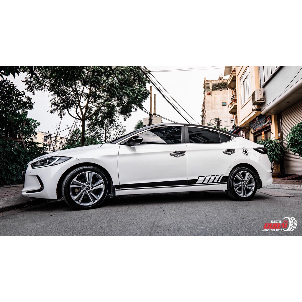 Tem thể thao trang trí xe Elantra nhẹ nhàng