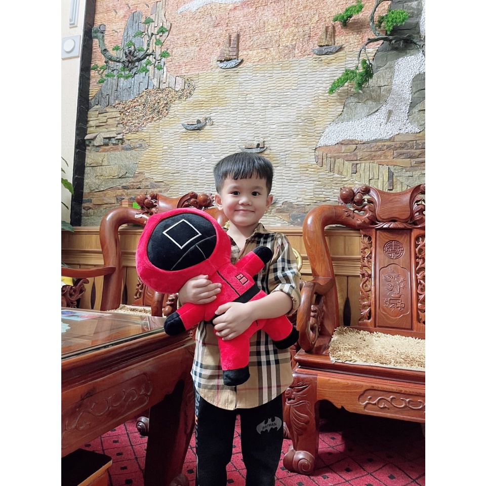 Gấu bông lính canh gác Squid Game size 35cm và 50 cm, trò chơi con mực siêu dễ thương