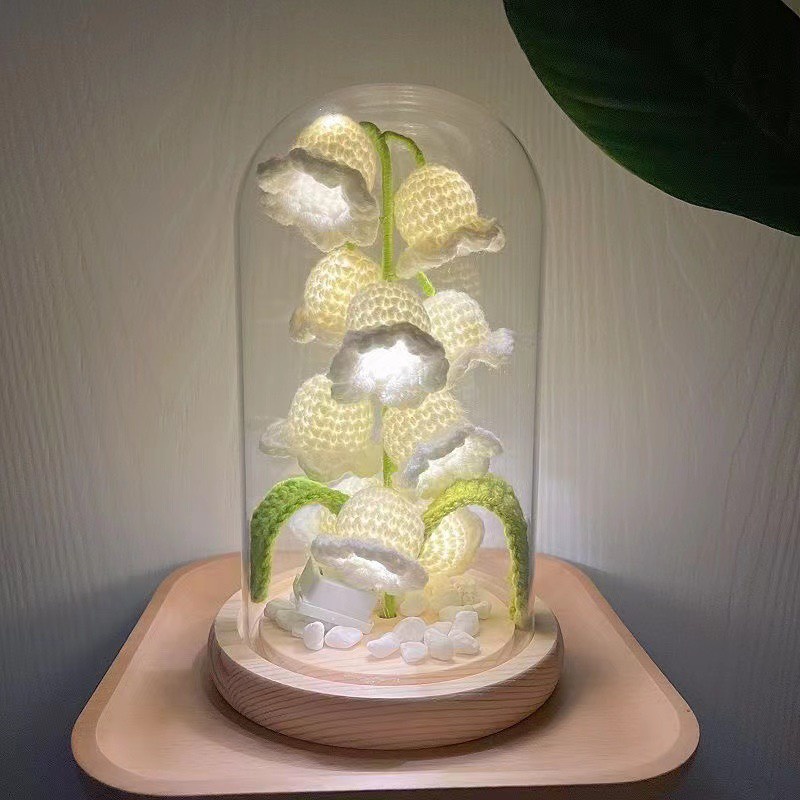 Đèn led ngủ để bàn hình hoa lily đan len thủ công ,