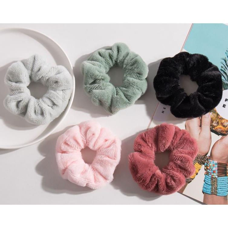 Dây buộc tóc co giãn bằng lông nhung màu xinh xắn C33