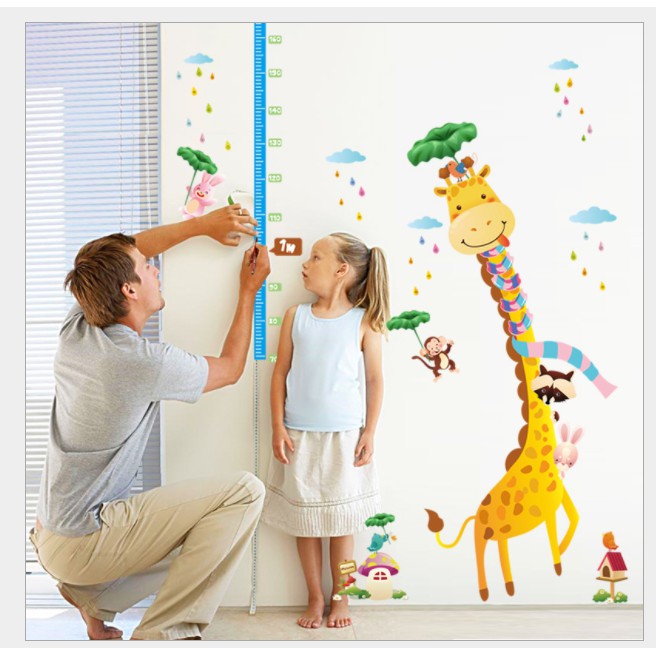 Decal trang trí tường - Thước đo hươu Khăn quàng cổ đáng yêu