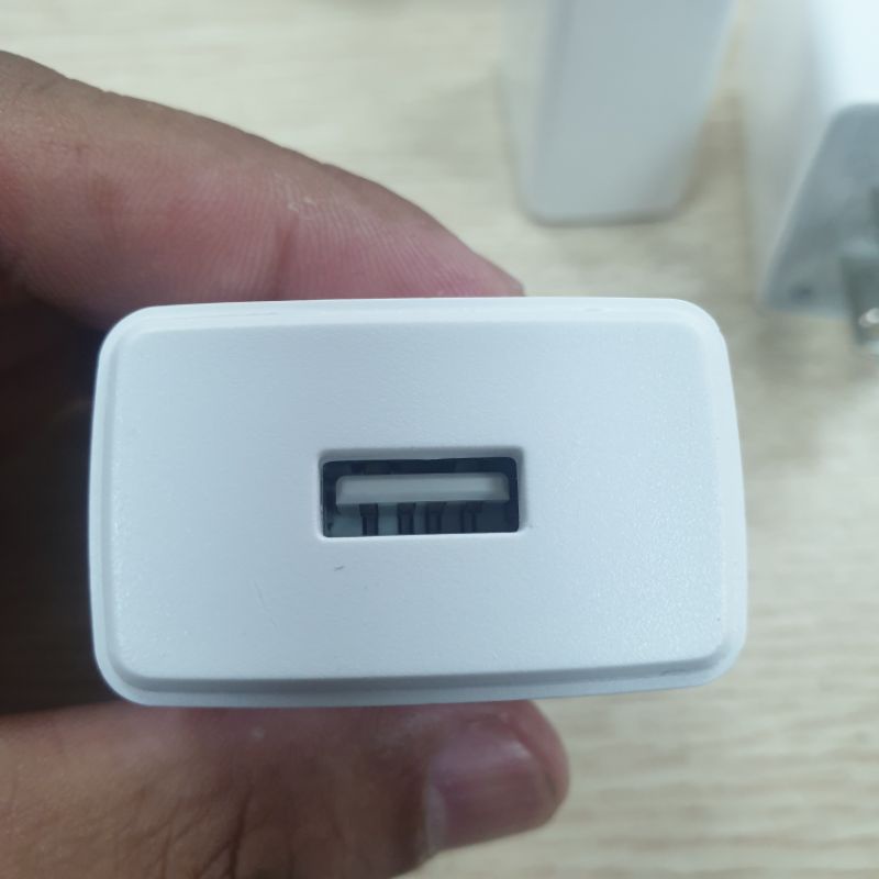 Củ oppo 5v-2a, mã 933.bán buôn .bảo hành 12 tháng a