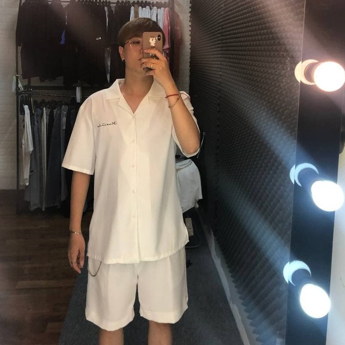 Áo sơ mi nam trơn chữ thêu vải Lụa thoáng mát, thấm hút, không nhăn form rộng unesex nhà MALTRIK hottrend 2022
