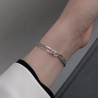 Đồng Hồ Tay Siêu Nhẹ Đặc Biệt Với Thiết Kế Độc Đáo