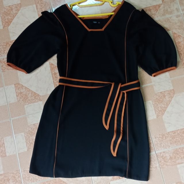 Thanh lý đầm Hnoss mới 100%