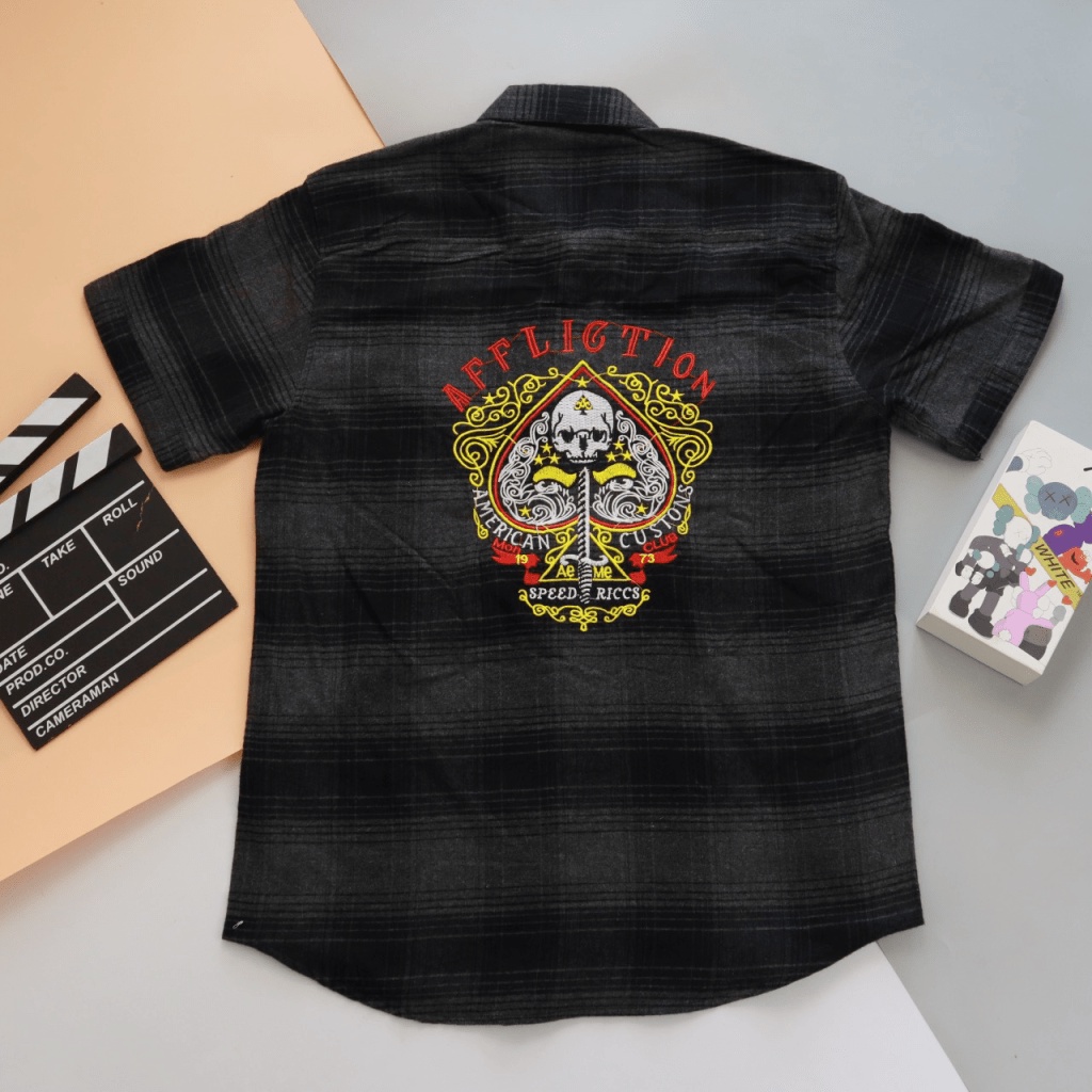 ÁO SƠ MI CARO TAY NGẮN THÊU HỌA TIẾT LÁ BÀI ĐẦU LÂU CAO CẤP PHONG CÁCH SÀNH ĐIỆU