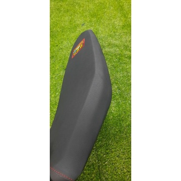 Yên Exciter 135 5 Số Gọt Thái Mỏng Chữ Thêu SJR