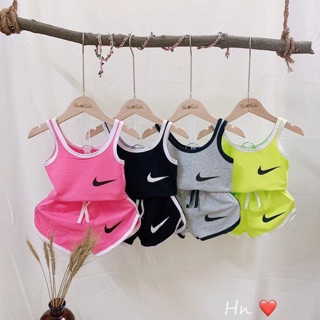 Bộ ba lỗ dấu phẩy cho bé gái