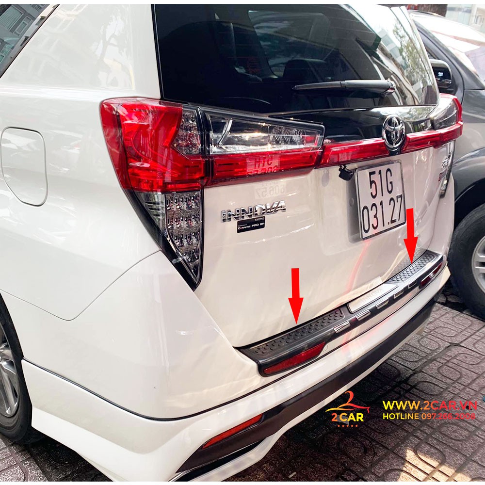 Ốp Chống Trầy Cốp Ngoài Xe Toyota Innova 2017-2019, loại nhựa cao cấp