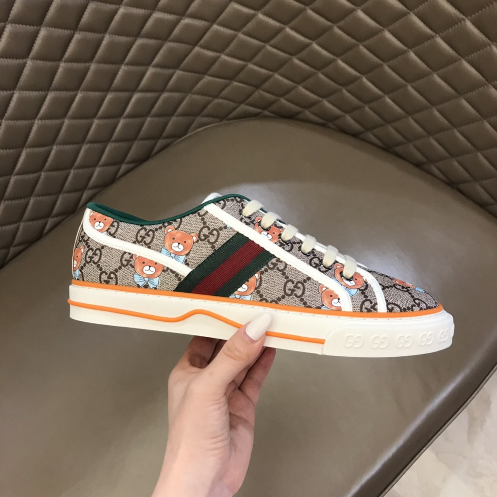 Giày sneakers nam da thật GUCCI GG GC thiết kế bắt mắt và ấn tượng với họa tiết kết hợp cổ điển và hiện đại