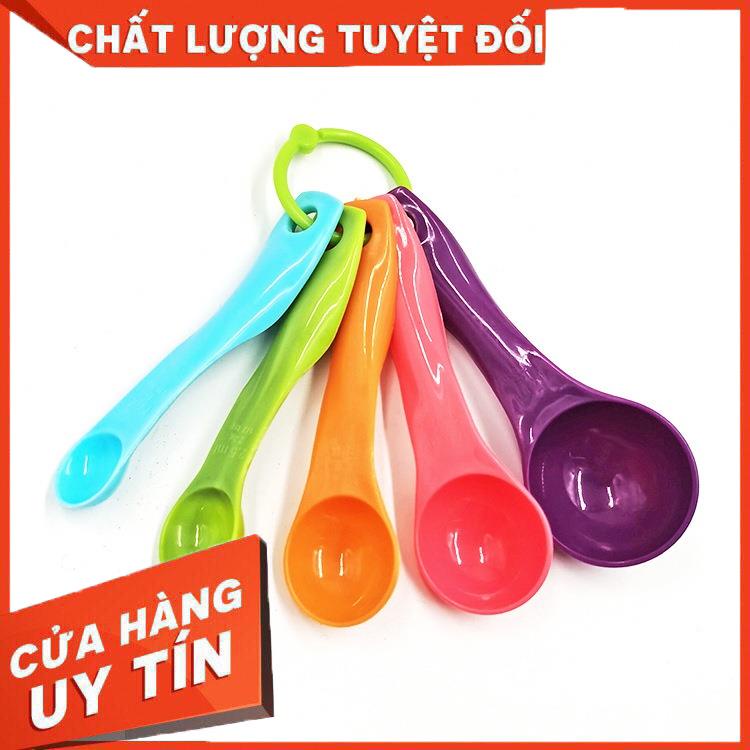 (Video Clip)  Thìa Đong Định Lượng Gia Vị (Bộ 5 Cái Bằng Nhựa ) Muỗng Đong Bột, Nước Mắm, Dầu Ăn