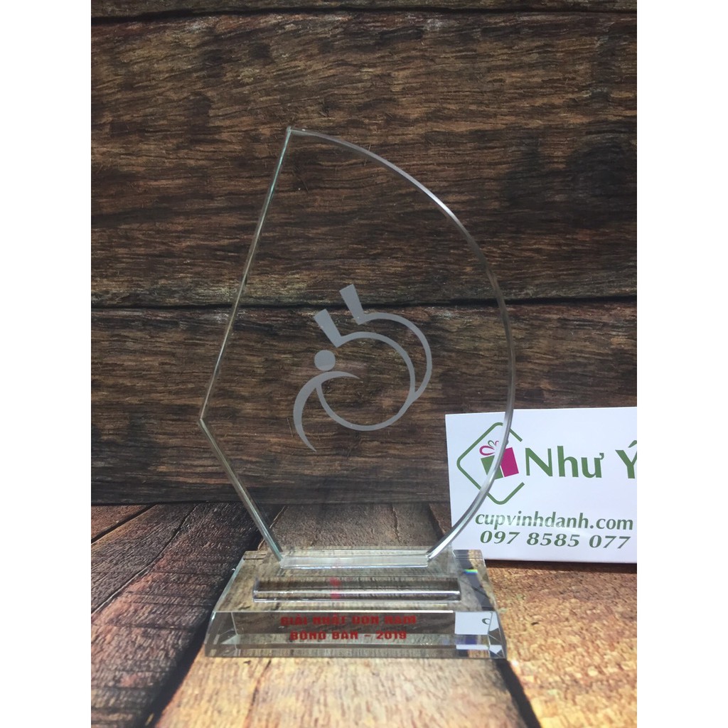 Cúp vinh danh pha lê cánh buồm