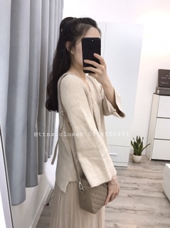 Áo len cổ tim tay xoè