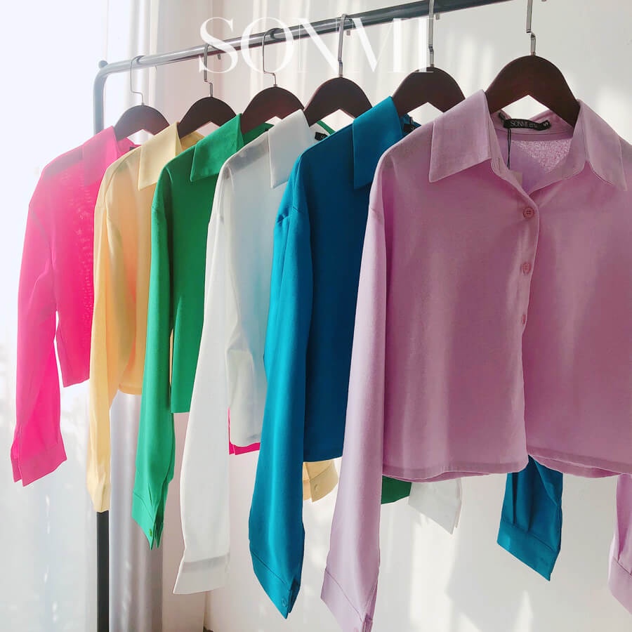 Croptop Tay Dài Kiểu Áo Sơ Mi Croptop Nữ Cá Tính SONMI Hàn Quốc Thiết Kế Vải Linen Màu Trắng Xanh Lá Hồng KINLEY ADDO