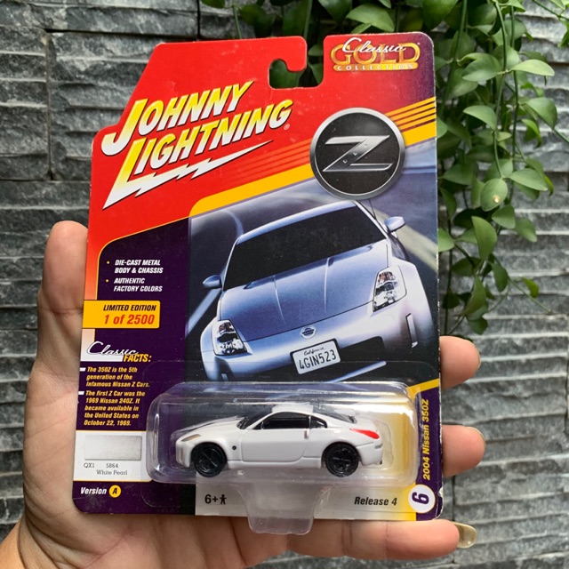 Johnny Lightning - 2004 Nissan 350z - Xe mô hình tỉ lệ 1/64