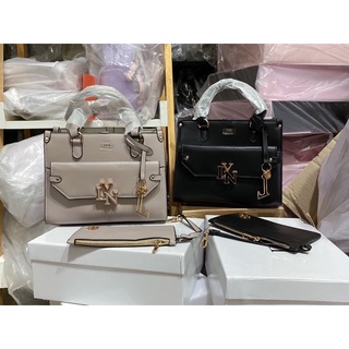 𝐓𝐮́𝐢 𝐭𝐚𝐲 𝐜𝐚̂̀𝐦 𝐋𝐲𝐧 𝐅𝐈𝐍𝐄𝐍𝐄𝐒𝐒