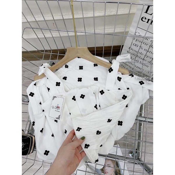 Set hoa nhí áo 2 dây thắt nơ vai phối quần short bí phồng!