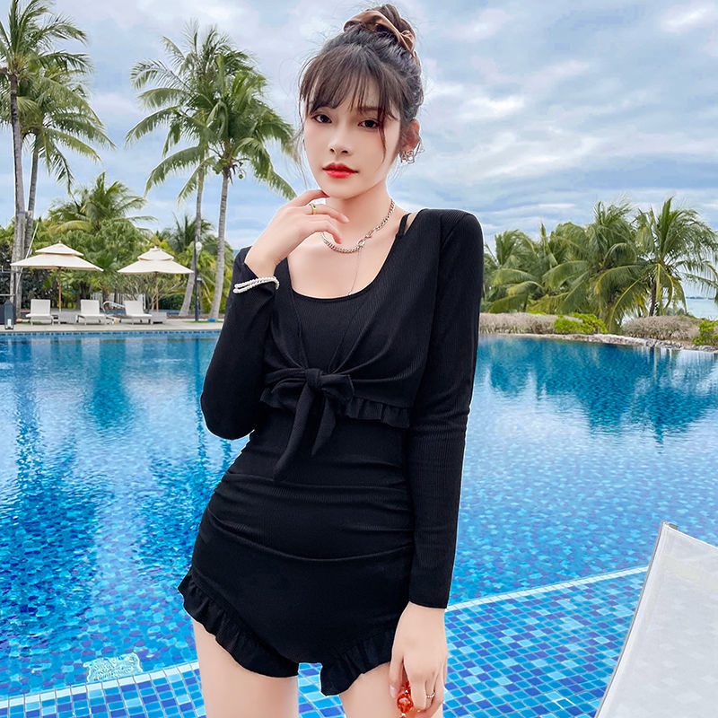 Đồ bơi dáng ôm che bụng và áo khoác dài tay chống nắng khoe dáng thon gợi cảm phong cách thể thao Hàn Quốc 2021 cho nữ