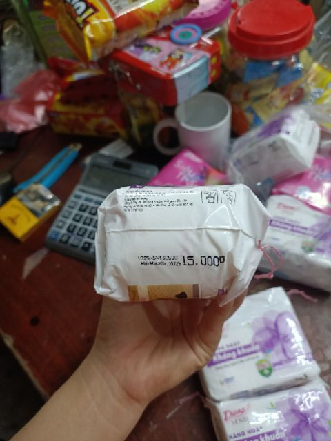 Băng vệ sinh hàng ngày Diana 20 miếng