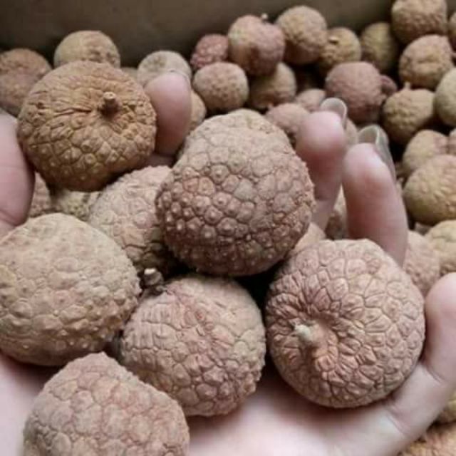 Đặc sản vải thiều khô