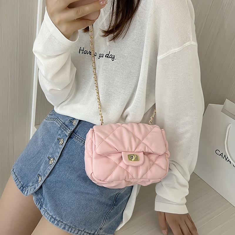 Túi Xách Đeo Vai Hình Đám Mây Mềm Mại Phối Dây Xích Thời Trang 2022 Cho Nữ