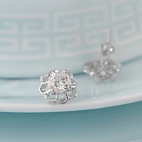 Đôi Khuyên Tai Mạ Bạc 925 Hình Bông Hoa Khoét Lỗ Rỗng Đính Đá Sáng Bóng Sang Trọng Cho Nữ
